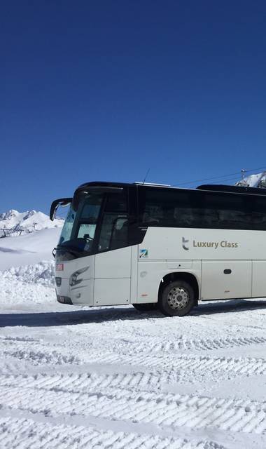 Per pendelbus naar Oostenrijk en retour (zonder accommodatie)